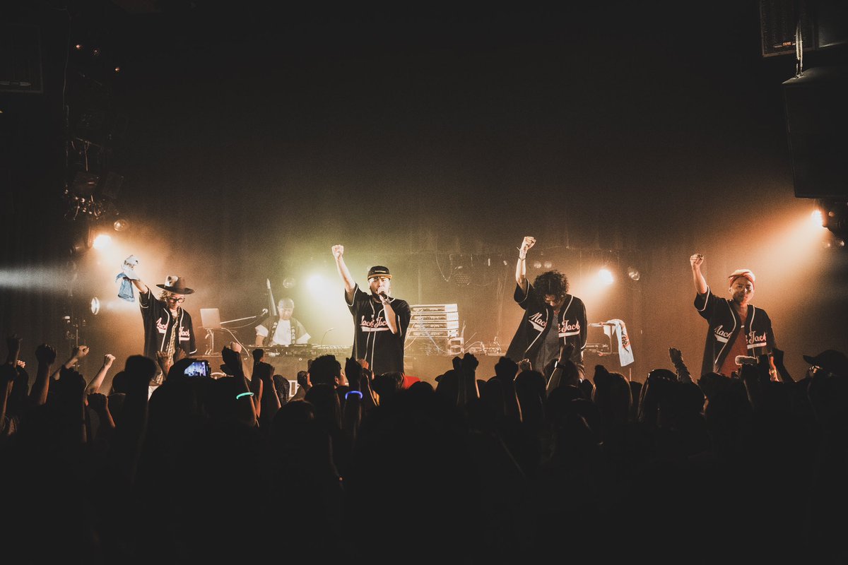 MACK___JACK's tweet photo. 『FADE 2 RED』
Live Photo📸🎤
Photo by Koya Yaeshiro
#マックジャック
#MACKJACK
#FADE2RED https://t.co/wvApfIOS9Y