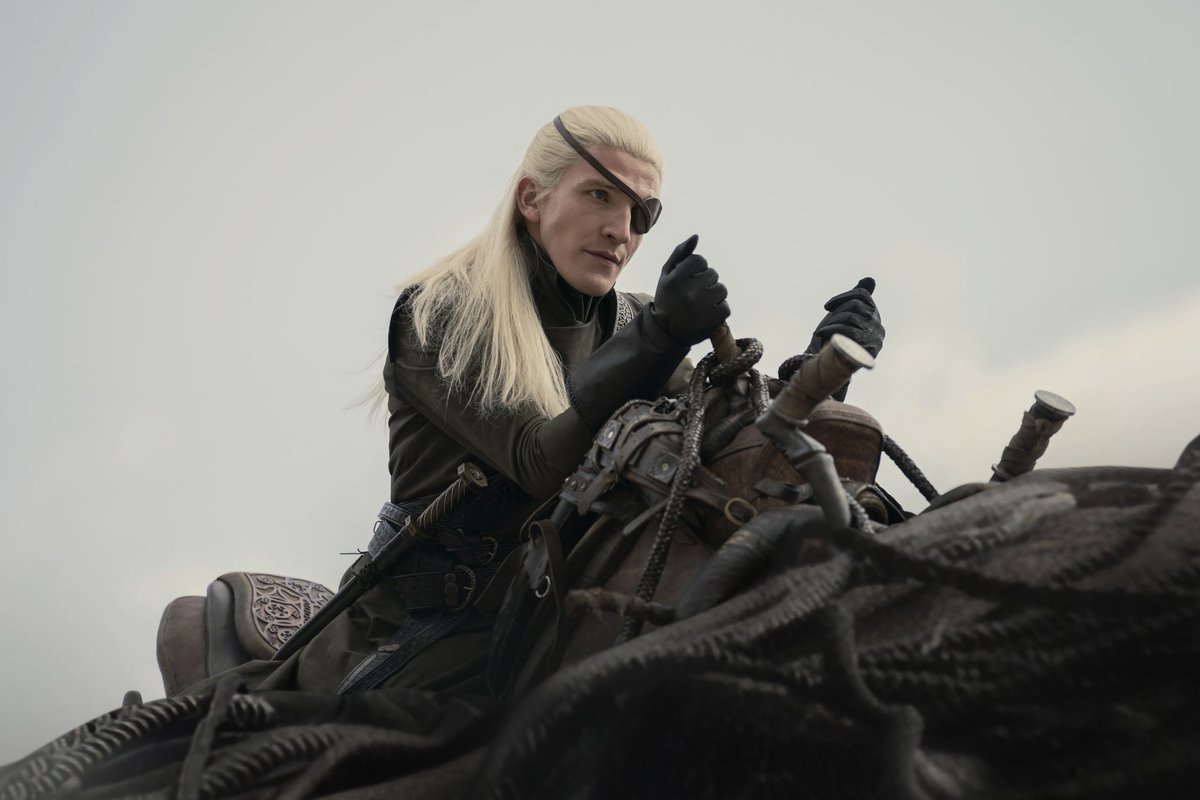 nacaomarvell's tweet photo. QUE EPISÓDIO FANTÁSTICO DE HOUSE OF THE DRAGON!

Foi isso que a gente pediu! Um episódio tenso e de tirar o fôlego do começo ao fim, com uma batalha digna do selo de qualidade HBO. 

Ótimas atuações, com destaque a Eve Best como Rhaenys e o Ewan Mitchell como Aemond. Brilharam MUITO!

O melhor episódio da série, disparado. #HouseOfTheDragon