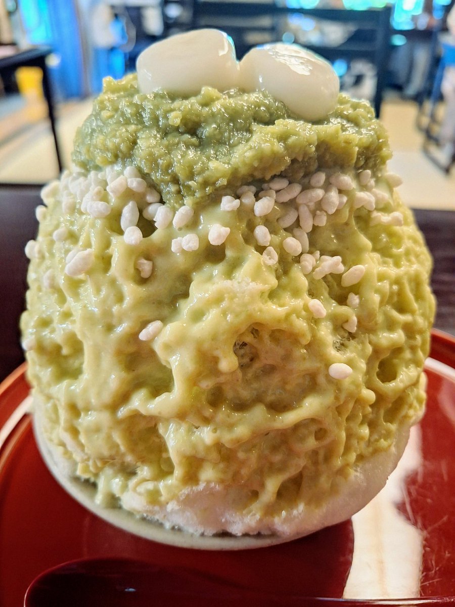 STT0358YJ's tweet photo. 🍧暑中見舞い申し上げます💙
🍧かき氷で🎐涼を摂りました
「🟢だだっちゃ豆の💚ずんだミルク氷🤍」
🗾奈良市🕋#千寿庵吉宗 さん
#かき氷 #氷活 🌾#一粒万倍日

🗾奈良は🧊氷の⛩️神様を祀るほどの🍧かき氷のメッカ❗
滑らかクリームとフワフワ氷との相性は抜群でした🥰
かき氷は通年営業とのことです https://t.co/jXrnRTFQrg