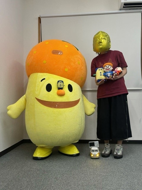 NISSHINBO_PR's tweet image. 優勝は、モバオクさんでした🏆㊗✨

モバオクさんには主催してくださったオレンヂくんから景品を贈呈！！！

羨ましいです…🥺
