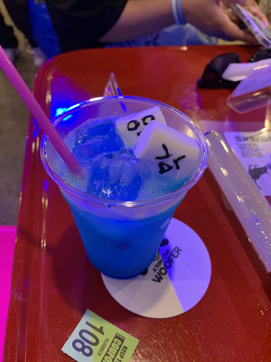 mi_zoRE02's tweet photo. もういい歳なので、
朝起きるたびに体のアッチ痛いコッチ痛いとやってるんですが
今朝起きたら、一番痛かったのが目元や頬の顔周り、あとは喉…と言った具合に、がっつり笑い、楽しませていただきました!
個性溢れる出演者様方に天の声様、主催様店舗様、本当にありがとうございました。
#meetupv https://t.co/XPkZqVxgOo