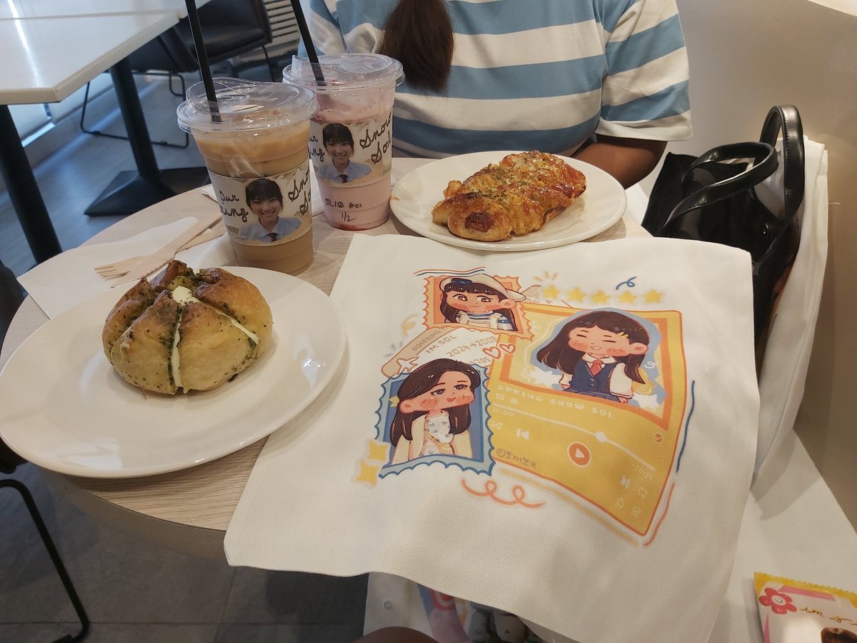 skapegawt's tweet photo. Went with a friend (her first cse ever). Everything was new to her but she said she had fun (syempre nanalo pa siya sa raffle sanaol)
#OurSpringSnowSol
#์์_๋ด๋์ฒ๋ผ_์ฐ๋ฆฌํํ
_์์ค์_๊ณ ๋ง์ https://t.co/mTJxZ5Rxfz