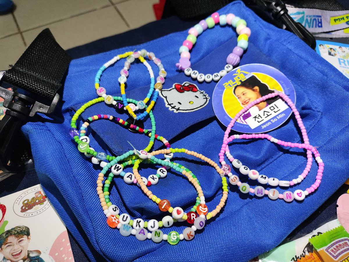 kanndecastro's tweet photo. My Running Man freebie stash ✨💖

Thank you sa lahat na nag abot and nag bigay!! Ang gaganda 🥹⭐

#RUNNINGMANinMANILA2024 
#RUN2UinMANILA 

@RMPHOfficial https://t.co/BLykiN7D7x