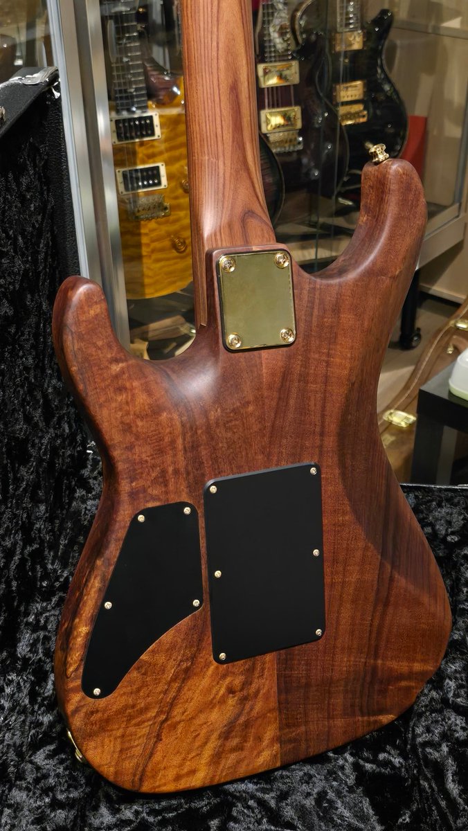 BuGtrs's tweet photo. 続々と…
続々と、メンテナンス中‼️😎🤞
#BuGtrs #buguitars #bottomsupguitars #ボトムズアップギターズ #東京 #田園調布 #隠れ家 #ギター #セレクトショップ #東横線 #多摩川駅 / @BuGtrs / #Suhr / #RebBeach / https://t.co/MwsVT8BOnf
