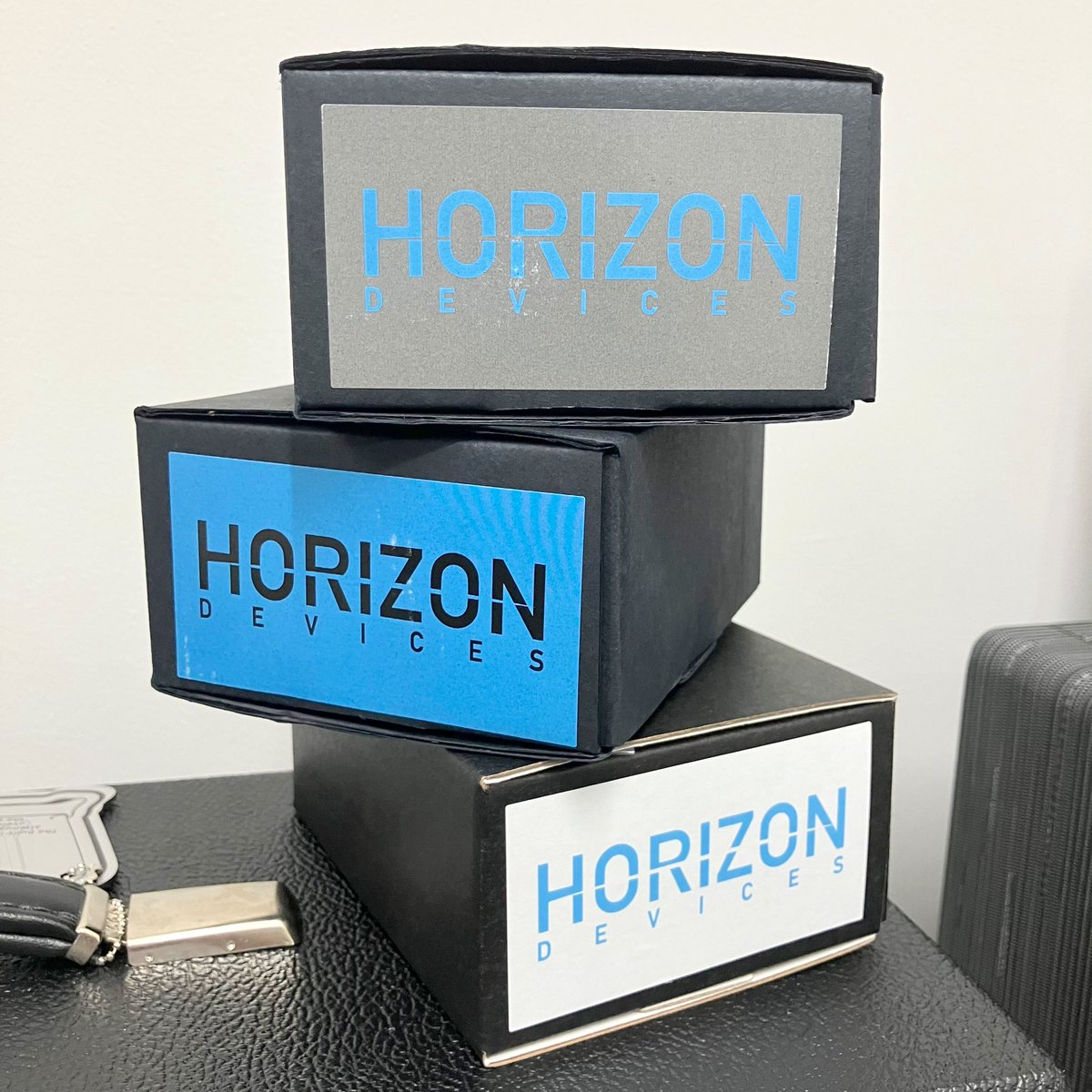 QuantaIntl's tweet photo. 【待望の入荷】
🎸HORIZON DEVICES 🎸
国内未入荷品を含む3種のエフェクターが遂に日本上陸‼️
https://t.co/BP0UV4aTo7
本日より出荷開始となりますので、明日より順次全国のお取扱店舗様にてお試し頂けますψ(`∇´)ψ
#horizondevices #apexpreamp #claritycompressor #precisiondrive https://t.co/dC0eN4jE8M