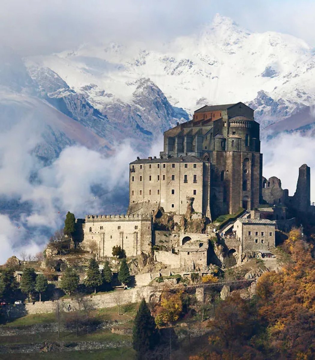 josebonato's tweet image. 🇮🇹 Ciudades italianas con arquitectura medieval

Abro hilo 🧵

1. Sacra di San Michele, Piamonte