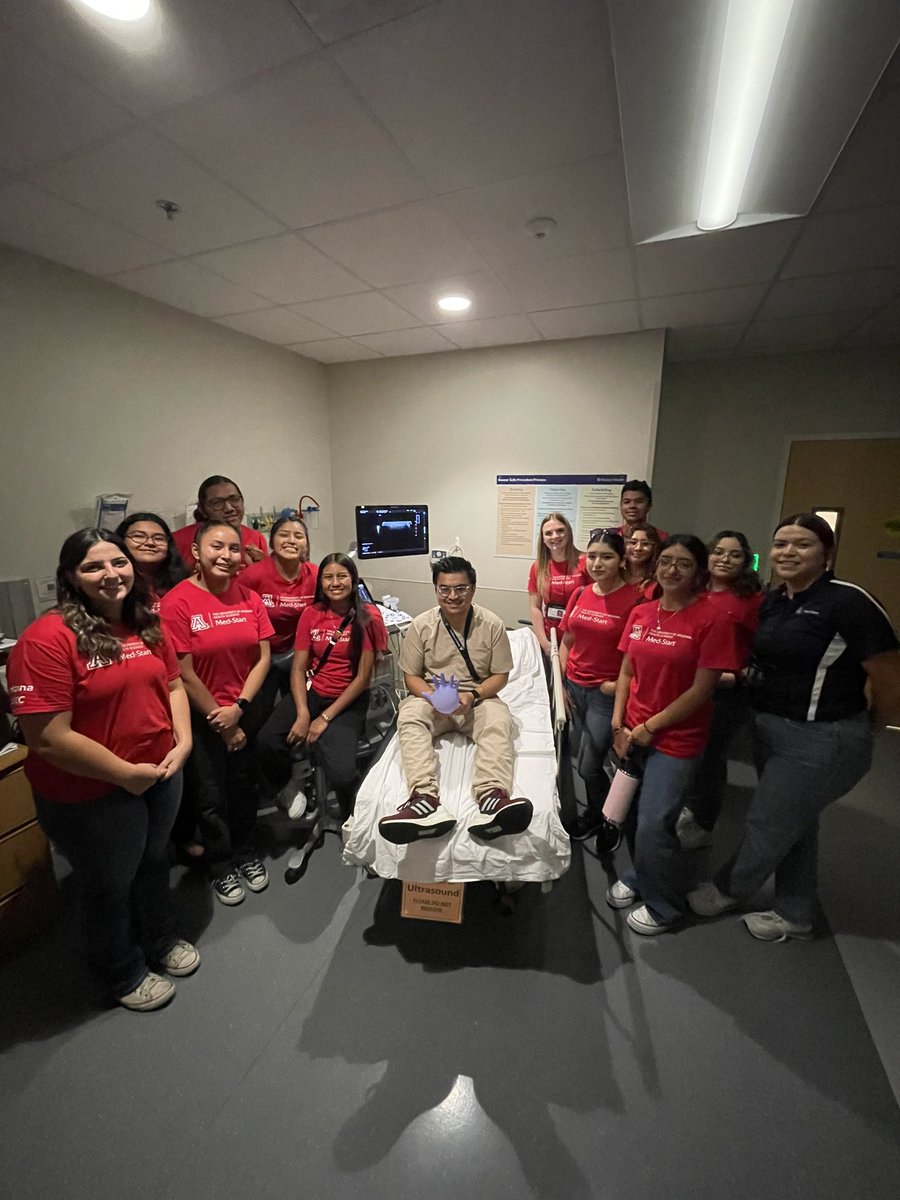 RadDocReynolds's tweet photo. Had a great time sharing the world of radiology with these students! The future of our field is bright! 💡🧠 🩻 #MedStart #futureradres @UofAZRads @ArizonaVIR @DRradcats https://t.co/3b2j5Q3pcn
