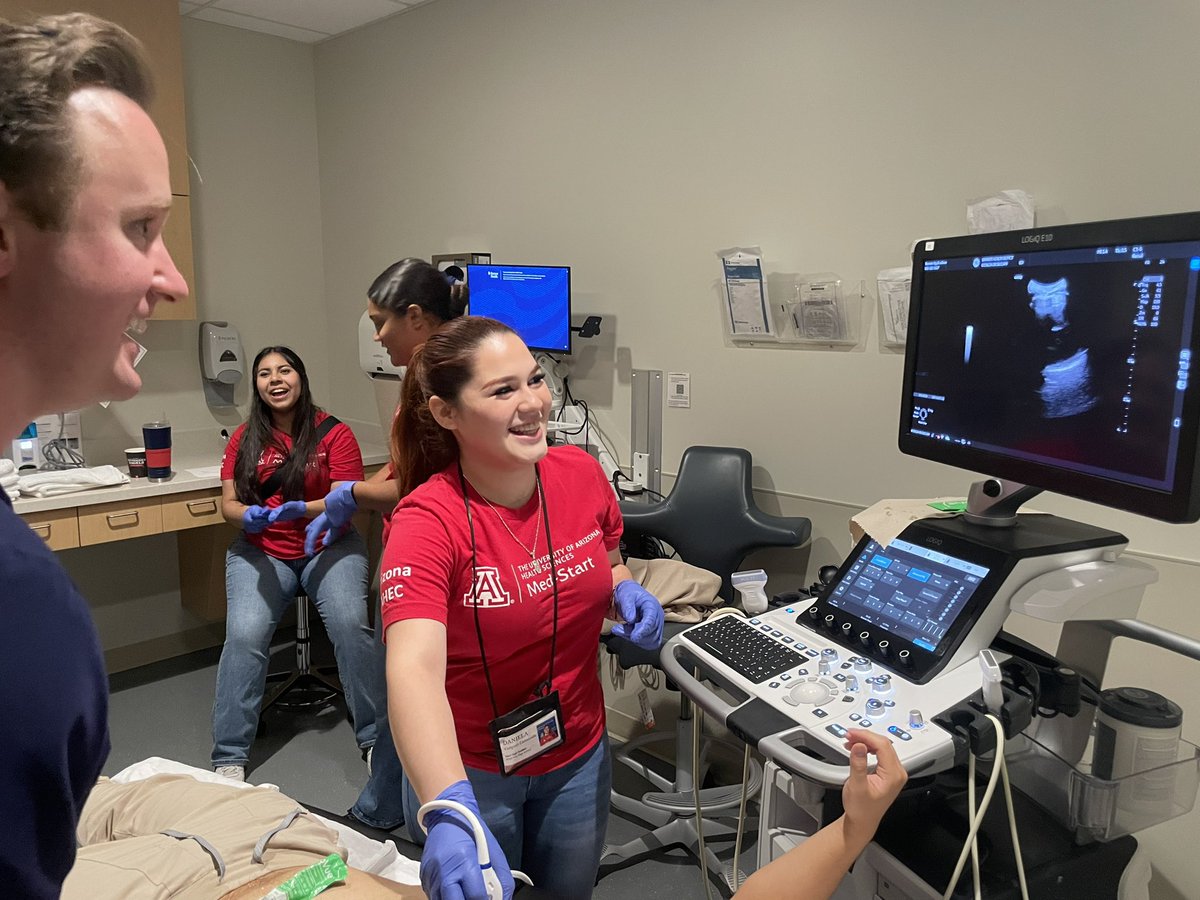RadDocReynolds's tweet photo. Had a great time sharing the world of radiology with these students! The future of our field is bright! 💡🧠 🩻 #MedStart #futureradres @UofAZRads @ArizonaVIR @DRradcats https://t.co/3b2j5Q3pcn