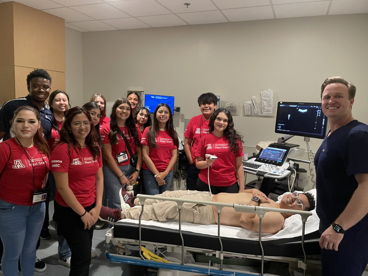 RadDocReynolds's tweet photo. Had a great time sharing the world of radiology with these students! The future of our field is bright! 💡🧠 🩻 #MedStart #futureradres @UofAZRads @ArizonaVIR @DRradcats https://t.co/3b2j5Q3pcn