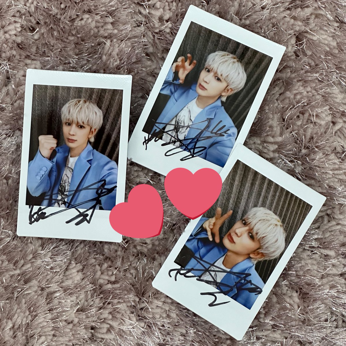 sr_nc1213's tweet photo. やっと我が家にも届いたかわいいチェキたち🤍(とたくさんの写真とステッカー🫠) https://t.co/QVZDsZpoe0