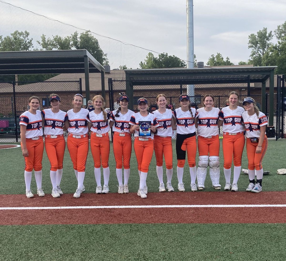 TopGunSTL_Graf's tweet photo. Great weekend for these girls playing up in 16U as a 13U team. Came up a run short in our 4th game of the day to take 2nd place.  We had great pitching and defense this weekend as well as 2 bombs and some timely hitting. Proud of these girls for rising to the challenge #Mach10 https://t.co/pJjEbAPKOr