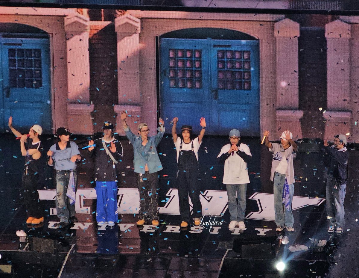 luvlylara's tweet photo. Thank you for the amazing two days, @ATEEZofficial ! See you again soon. 
#Hongjoong #Seonghwa #Yunho #Yeosang #San #Mingi #Wooyoung #Jongho #Ateez #Atiny #ATINYS_VOYAGE
Day 1                                    Day 2 https://t.co/xPrTwvUQWG