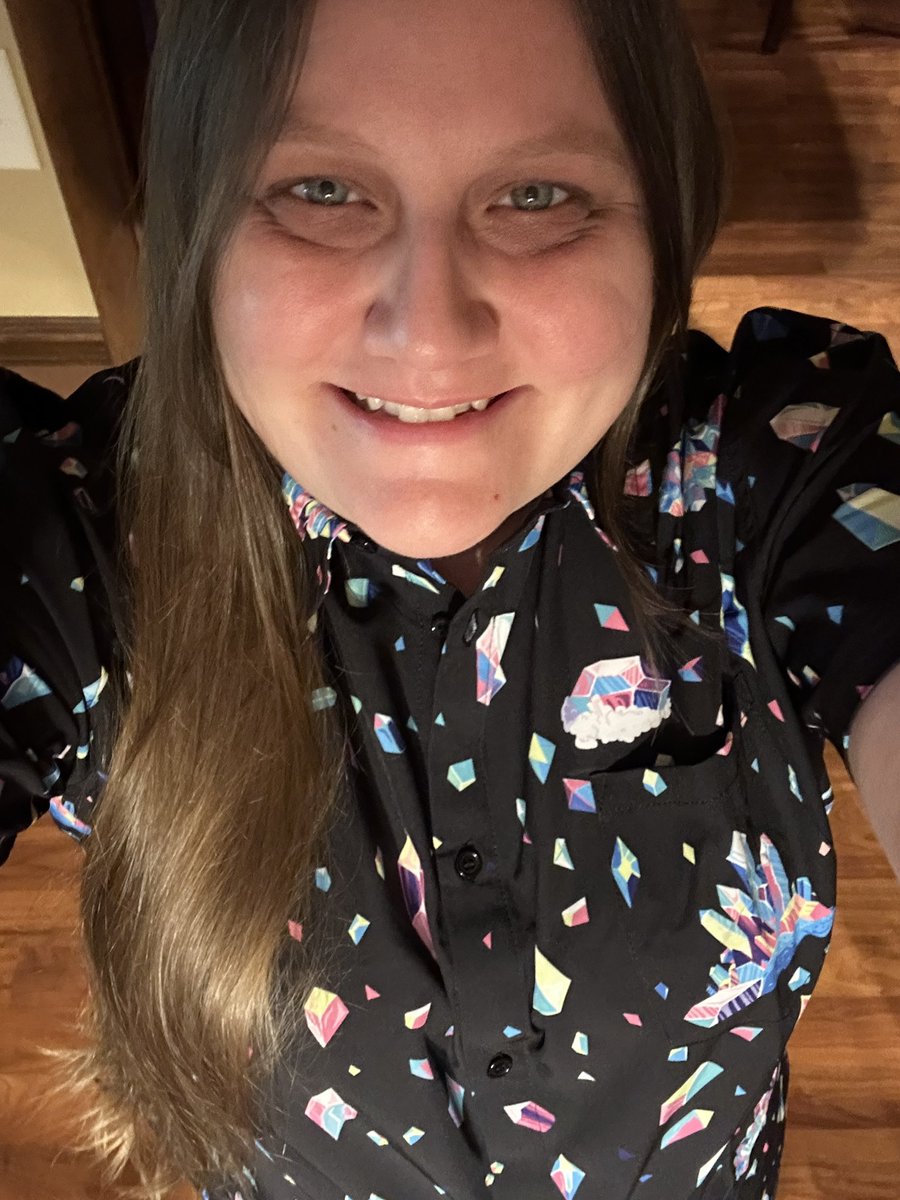 ShaynerdTheMac's tweet photo. Hi, #WritingCommunity, I heard we’re doing intros!

I’m Shayna, and I write YA about fat girls being awesome &amp; learning stuff— usually contemporary, but I’ve been known to sprinkle some speculative fun in there. Rn I #amquerying a fat positive retelling of Pride &amp; Prejudice! https://t.co/5FqSnECN7z