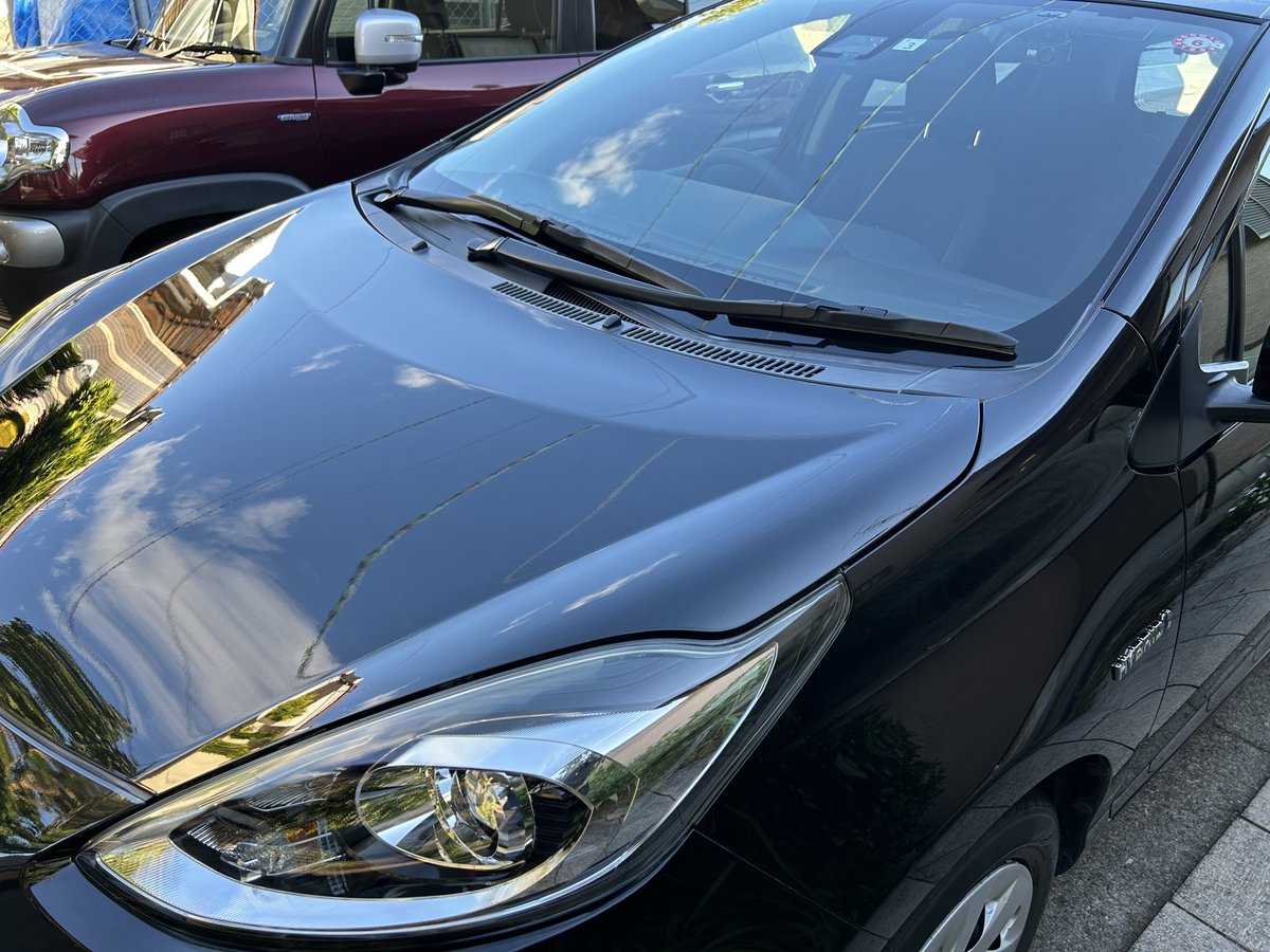 9ri_i's tweet photo. アクアを洗車した後はRUXBOOSTを施工してみました。
1ヶ月前にクイックワックスを施工してますけど、シリコーンレジンなので伸びは良く、艶ブーストしますね。
耐久性は3ヶ月以上でどこにでも使うことが出来る優れもの。
6時間は水厳禁なので撥水はまた後日レポートします。
#RUXBOOST https://t.co/FDRZzKsWHF