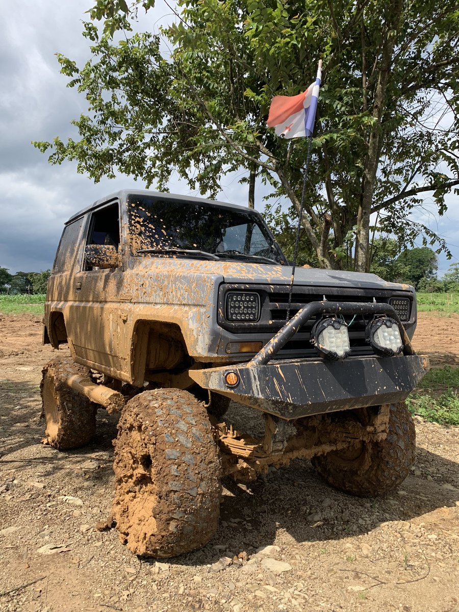 OffRoad507_'s tweet photo. Daihatsu Rocky F70 https://t.co/zCFV6tY9AN