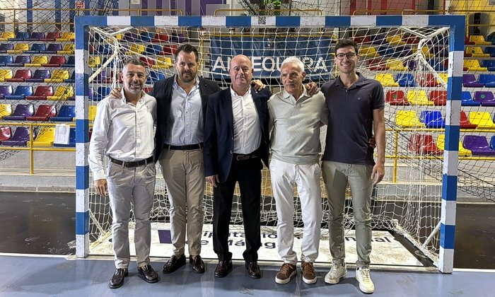 🔴 #ÚLTIMAHORA | El CD UMA se marcha de #Antequera después de 16 años y jugará en Málaga

➡️ andaluciacentro.com/deportes/44783…