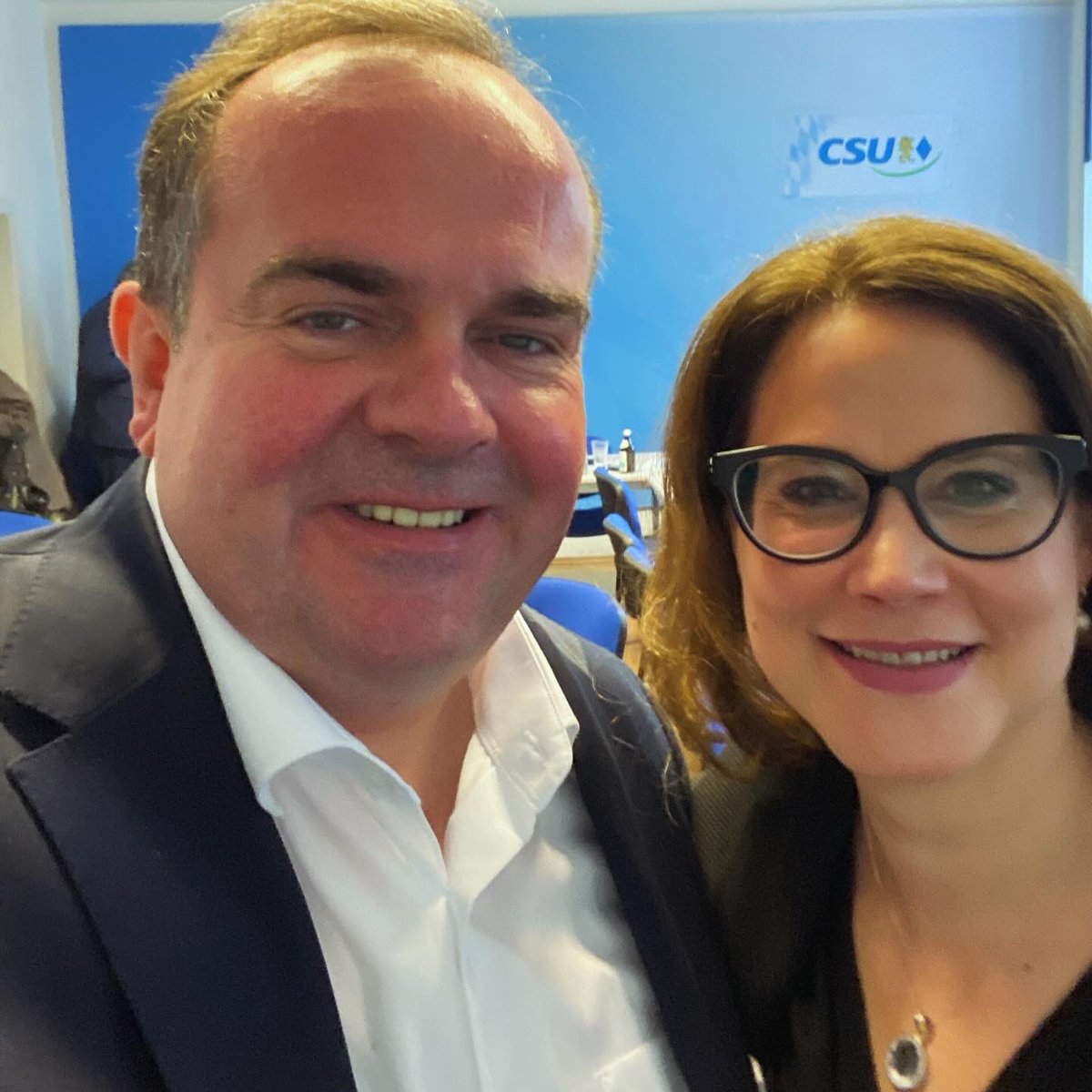 Herzlichen Glückwunsch, lieber #ClemensBaumgärtner👏🏻🥳👏🏻

Im CSU-Bezirksvorstand München haben wir Clemens soeben als #OBKandidaten für die #Kommunalwahl2026 nominiert. Einstimmig. Und in Einigkeit.

Viel Glück, Kraft und Erfolg, lieber Clemens 🍀🧲🍀
 
<a href="/CSU/">CSU</a>