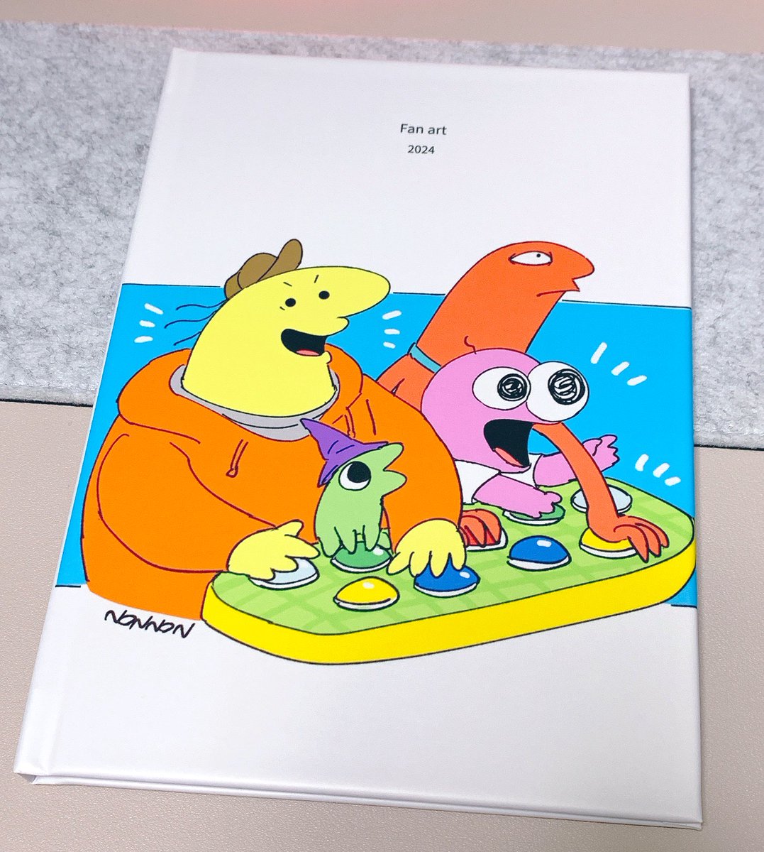 bbbnonnon's tweet image. I put together the illustrations I have drawn so far in a book. I then look back at my illustrations!
#smilingfriends