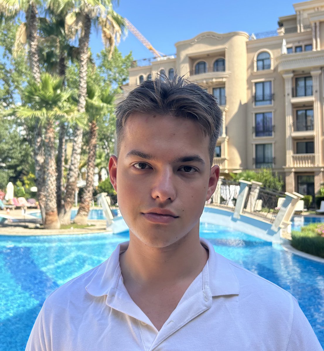 ZAXSEK tweet media