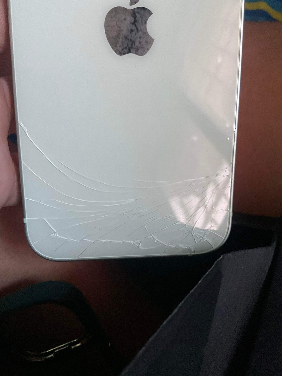 msrblprsn_'s tweet photo. tangina niyoooo :(((( https://t.co/dyLXGAb5A0