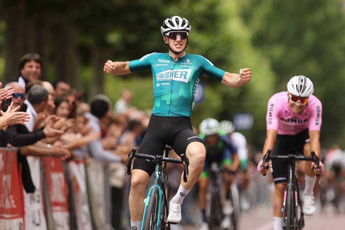 Haimar Etxeberria alzó los brazos en la Loinatz Proba

canalciclismo.com/competicion/fi…