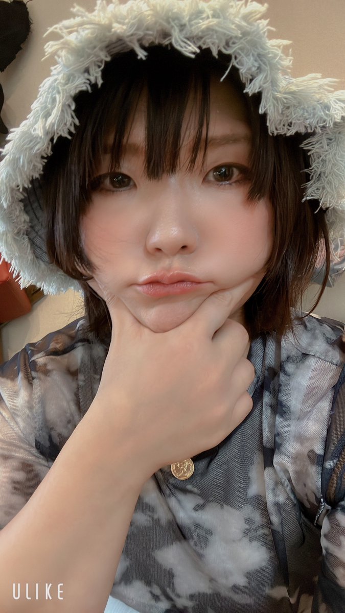 新しいお帽子、我が子ちゃんに「あかちゃんの頭につけるやつみたい」と