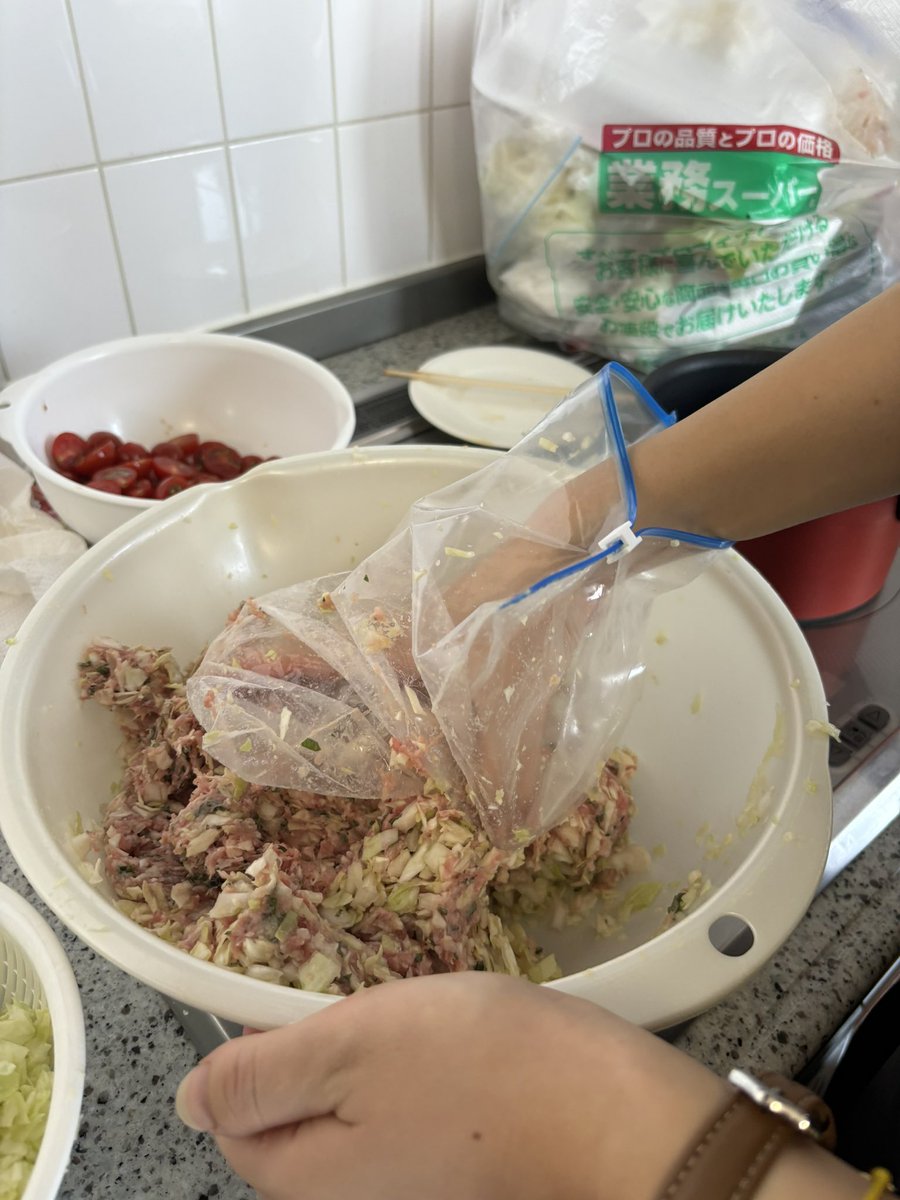 kansyahps's tweet photo. 新しい先生が増えたので今回はにんにくパーティーをしました🧄

弊社アルバイトはイベントや無料お食事会がたく��んあるので大学、学年問わずとっても仲良くなれます！❤️‍🔥

お友達を増やしたい方はぜひご応募お待ちしております🌷

#塾講師アルバイト #大阪公立大学 #関関同立 #アルバイト募集中 #堺市 https://t.co/tbcOD4KlZr