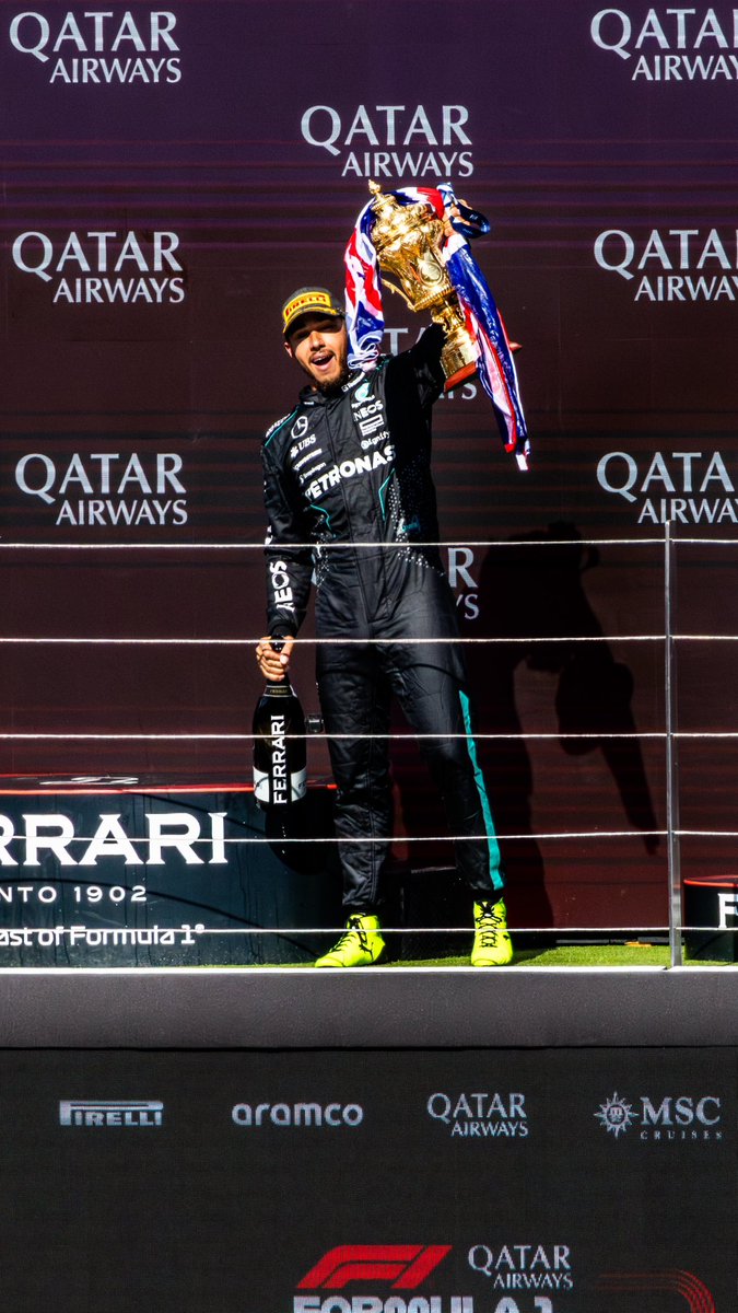 hhammiltonn's tweet photo. @MercedesAMGF1 Can’t believe I was there to be a part of  it! Once in a lifetime moment 😭😭😭 https://t.co/bMdBEWhqEO