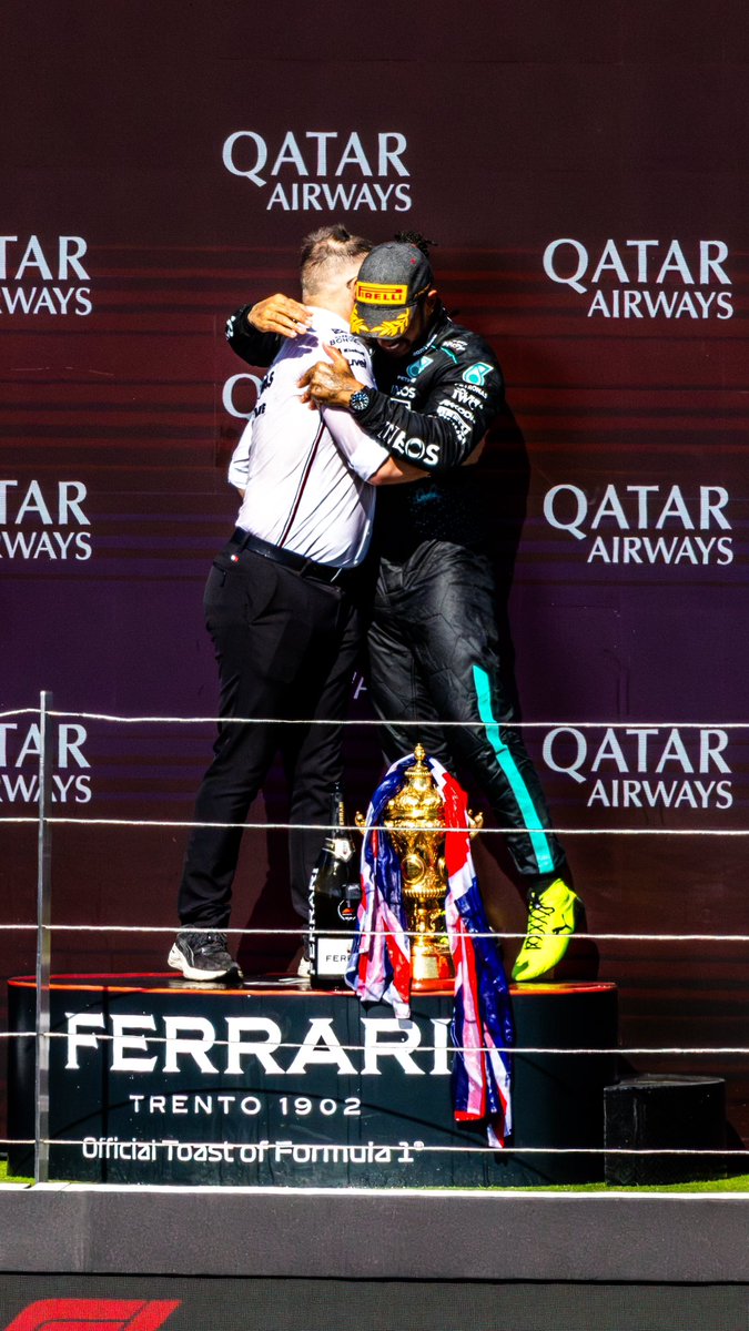 hhammiltonn's tweet photo. @MercedesAMGF1 Can’t believe I was there to be a part of  it! Once in a lifetime moment 😭😭😭 https://t.co/bMdBEWhqEO