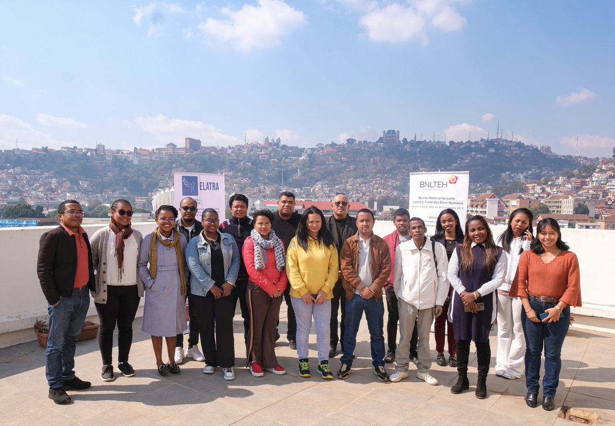 JerryEdouard's tweet photo. 🇲🇬 Les 05 - 06 juillet, une trentaine de journalistes ont été formés sur la thématique de la traite de personnes. Formation financée par le projet Elatra de WLM #Madagascar en collaboration avec l'Ordre des Journalistes et le #BNLTEH
 
👉 https://t.co/iLVlsYVRen #EndTrafficking https://t.co/qBX1r8LFZt