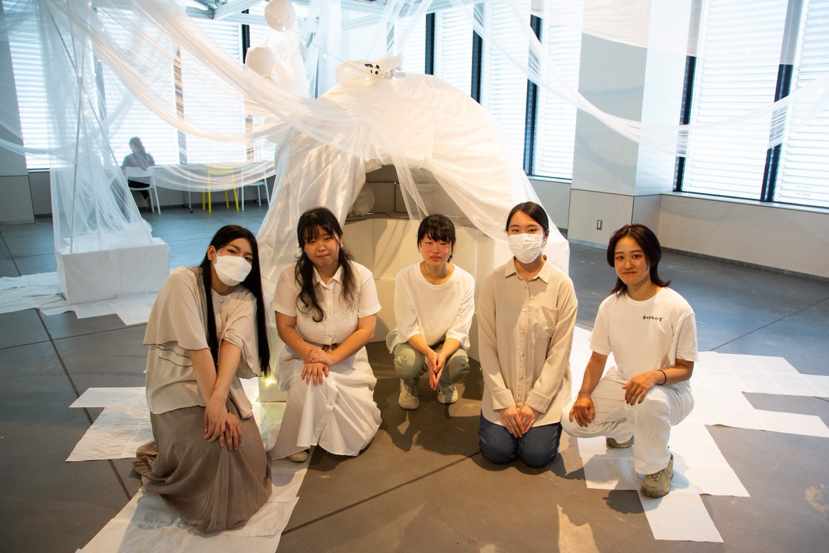 tagprojects's tweet image. 【TAG No.3 終了しました】今回この制作に関わることができて本当に良かったです。私は小物の制作とセッテングを行いました。制作を通し、繭や蚕の新しい魅力や特徴などを知ることができ楽しい時間を過ごせました。（展示メンバー・Hさん）#TAGprojects