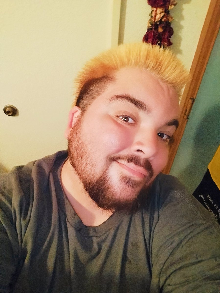 Well, who is having more fun now?!?! Lolz #BlondeHawk