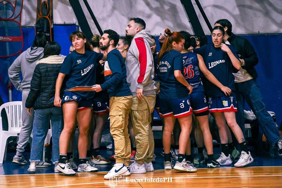 #LFB | Serie 2 (1ª fecha)

· Tabaré 47-74 Juventud
- <a href="/sabri05_3/">Sabrina Molina</a> 18pts, 15reb, 6as, 7rob
- #Lapteva 🇷🇺 12pts, 8reb
- #Spinelli 11pts, 7reb

· Hebraica 30-106 25 de Agosto
- #Bereilh 24pts, 8reb, 5as (3/4 🏹)
- <a href="/deboracoli_/">debora</a> 22pts, 11reb
- <a href="/CataaQuintana/">catalina 🖤</a> 10pts, 5reb, 6as, 5rob
