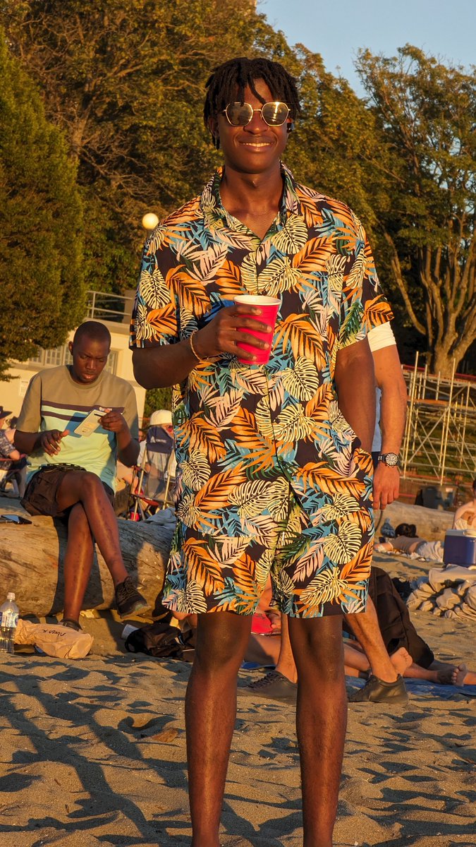 Hit the beach and drink some wine. Life is short. 🏳️‍🌈🇺🇬