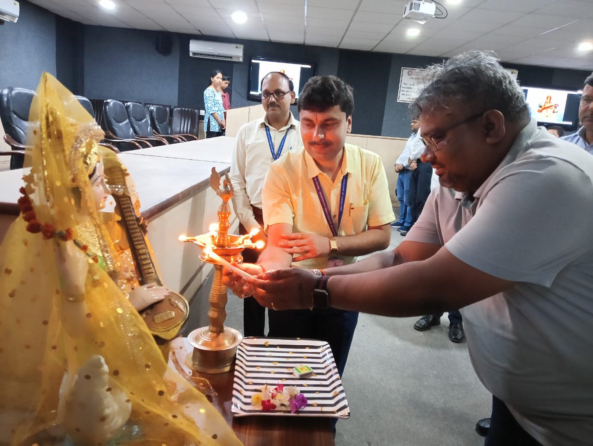 rkgit_'s tweet photo. Department of CSE RKGIT started a 21-day “Summer Camp” with Netcamp Solutions Pvt. Ltd in which more than 150 students from 50 different institutions of AKTU are participating to enhance their skills in the Android, Web Development & Networking field.
#summercamp #Netcamp #CSE https://t.co/GZ4BtWYOo4