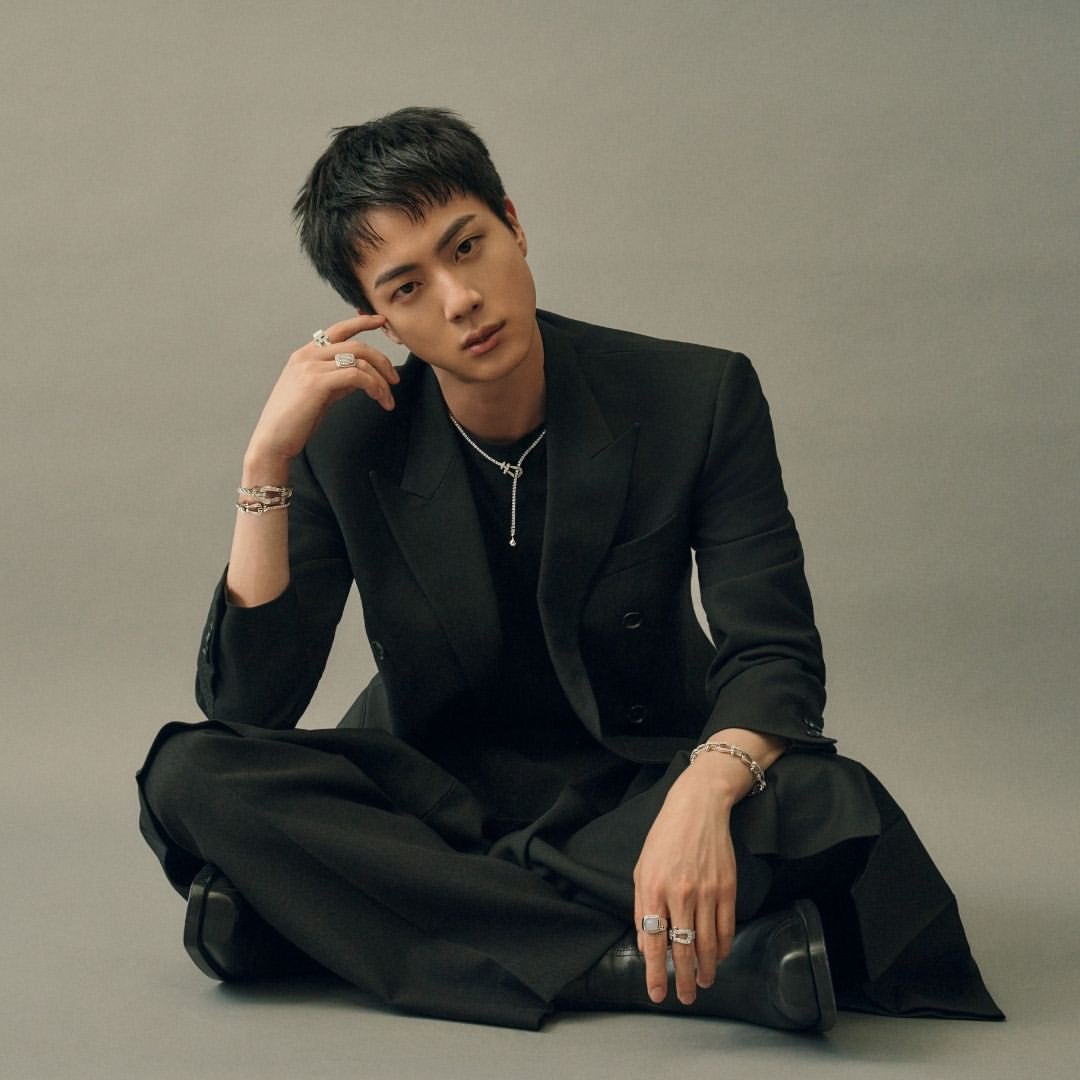 jinniesarchives's tweet photo. FRED Jewelry announced BTS Jin as Global Ambassador https://t.co/tHkcnvlpyh