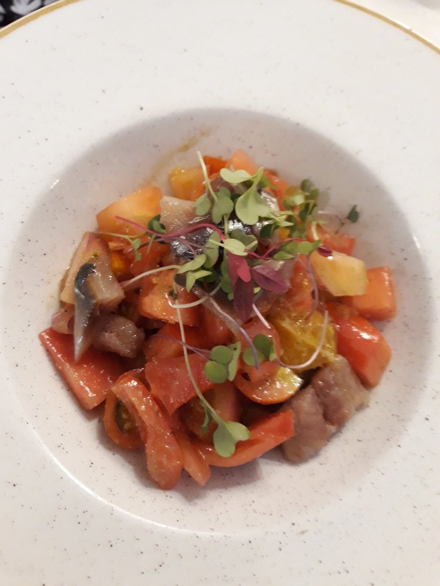 Slofli's tweet image. Hoy me he levantado con un kilo de más y la trascendental pregunta de...¿ la felicidad engorda?....
Buenos días Xtwiter@s  !
#lafelicidadcomoactitudenlavida