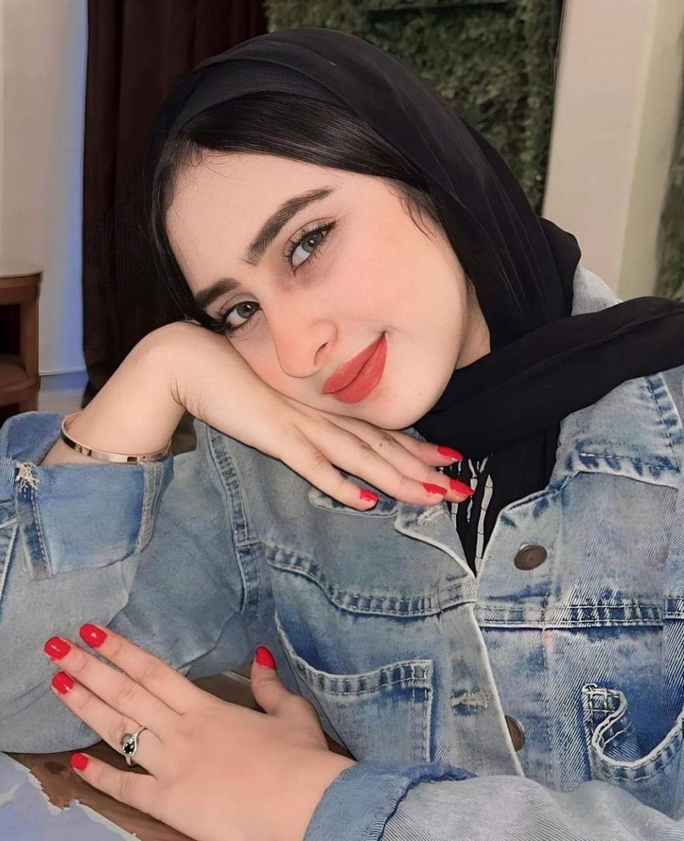 أعشق الأحترام والتقدير ولا أحب تجاوز الحدود
أحب الحرية لكن لها عندي حدود
طيبتي مع الكل هذا ليس غباء بل تربية وأصول
عزة النفس ليست لسانا ولا طبعا متكبرا 
عزة النفس أن تبتعد عن كل ما يقلل من قيمتك
فسلام لمن رد السلام 
وإذا أردت أن تزرع إحترام لك في قلوب الناس
️فإرفع مستوى كلماتك