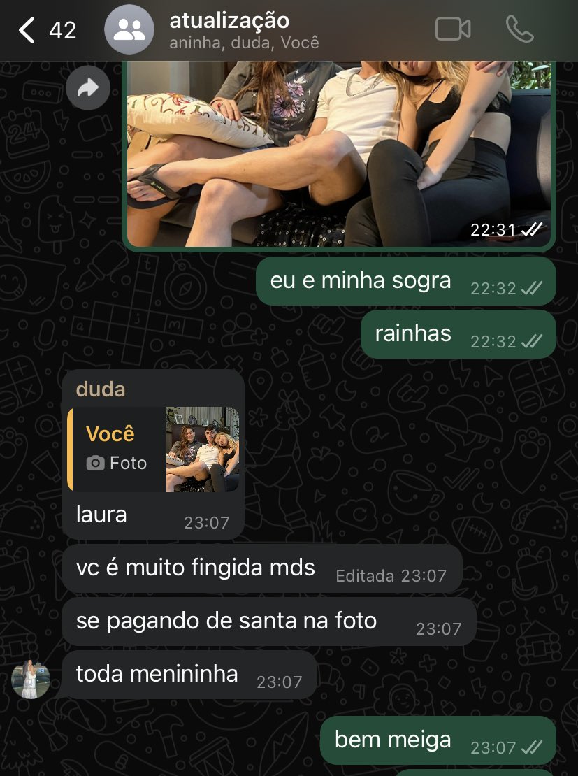 LauraJube1's tweet photo. uma personalidade pra cada ocasião ❤️ https://t.co/guawmBtaww
