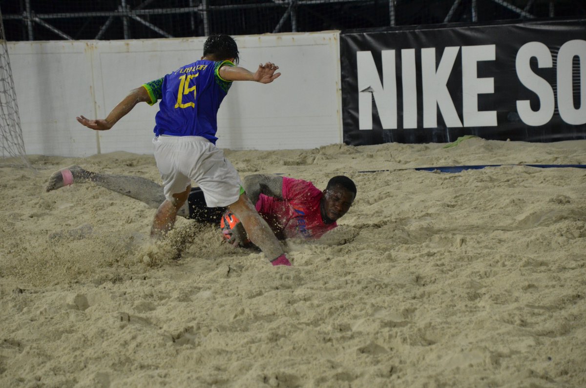 BahamasFootbal1's tweet image. 🌴⚽️ Men’s Bahamas Latin F.C. vs Carib F.C. Final score: [2] vs [6]. Incredible finish! 🏖️🏆 #NassauBeachSoccer #MatchRecap #BeachSoccerFever