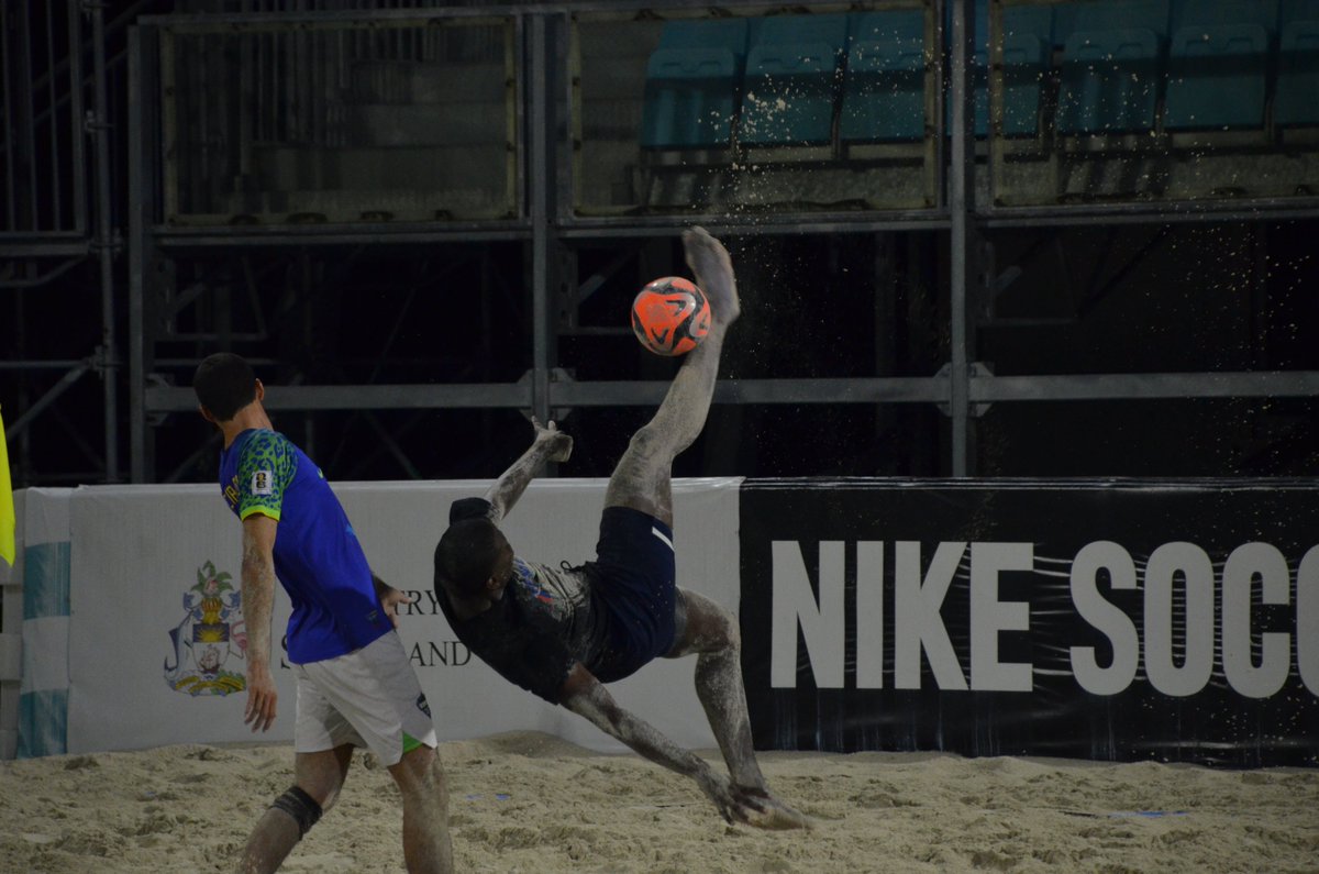 BahamasFootbal1's tweet image. 🌴⚽️ Men’s Bahamas Latin F.C. vs Carib F.C. Final score: [2] vs [6]. Incredible finish! 🏖️🏆 #NassauBeachSoccer #MatchRecap #BeachSoccerFever