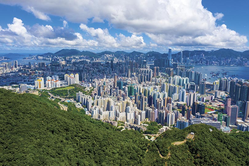 Outstandjing's tweet photo. Fun fact: walaupun negaranya mungil, tapi hanya 24% wilayah Hong Kong yg jd wilayah terbangun

Gunung hutan dan perairan tidak habis diurug dan dilebur jadi perumahan dan parkiran

Alhasil, kotanya compact gampang ke mana-mana, dan sisanya bentang alam yg bisa dinikmati https://t.co/IybEGT2gmi