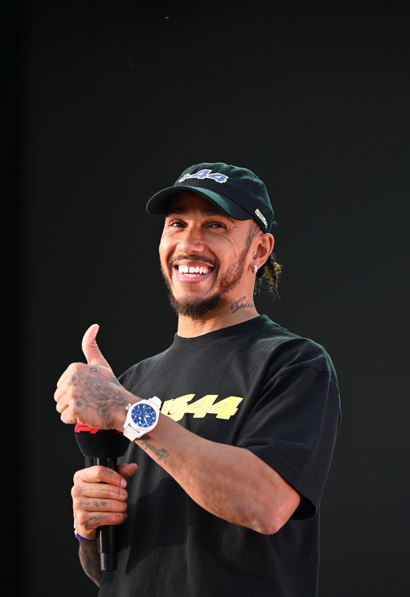 SirLewisUpdates's tweet image. All smiles