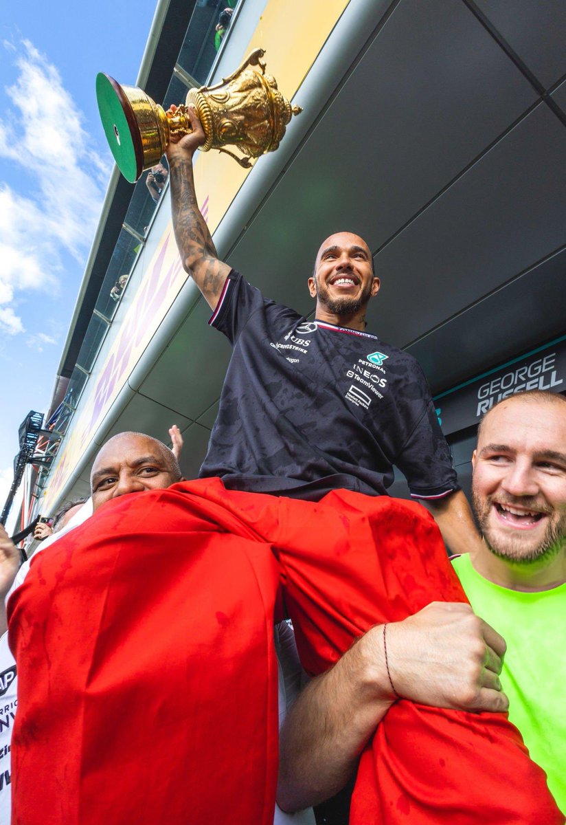 Sir Lewis Hamilton Updates(back in 2025) tweet media