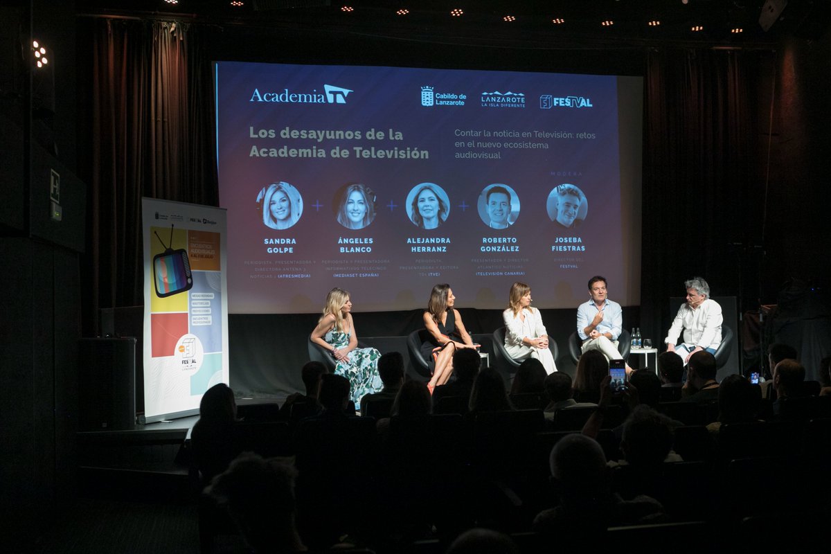 🗨️ Los #MeetingsFesTValLanzarote y la <a href="/academia_tv/">AcademiaTV</a> logran esto TAN ESPECIAL:

🫂 ¡JUNTAR a <a href="/SandraGolpeA3TV/">Sandra Golpe</a>, <a href="/AngelesBlancoTV/">Angeles Blanco</a>, <a href="/AlexHerranz/">Alejandra Herranz</a> y <a href="/robertognzalz/">Roberto González</a>!

🫶 ¡Compiten lxs 4️⃣ desde sus respectivos espacios informativos y se han reunido en #Lanzarote para un COLOQUIO sobre TV!
