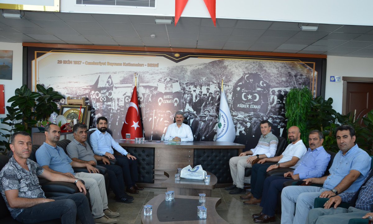 BesniBelTR's tweet photo. Memur-Sen ve Eğitim-Bir-Sen Adıyaman Şube Başkanı Mehmet Demir, Besni Şube Başkanı Abdurrahman Ateş ve üyeleri, Belediye Başkanımız Sn. Reşit Alkan'ı ziyaret etti.

Nazik ziyaretleri için teşekkür ediyoruz. https://t.co/bL7qc6bSuG