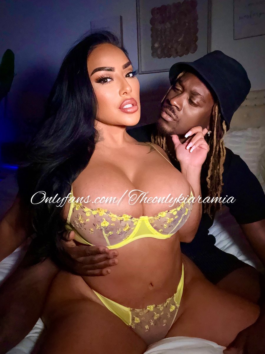 Kiara Miatheonlykiaramia in a solo masturbation fantasy