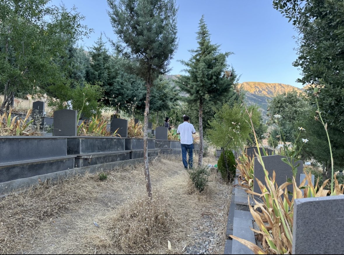 HemmedAliAslan's tweet image. #Roboski 
Aradan 13 yıl geçti
Acılar ilk günkü gibi taze.

34 CAN yitirildi
Tek bir tutuklu yok !

34 CAN katledildi
Dosya düşürüldü
Yargılama yok !

#ROBOSKİiçinADALET