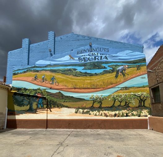 jovesegria's tweet photo. 📍El nou mural ja llueix a la placeta de La Societat! 🥰

Gràcies #PangoICo per posar encara més color al #CimDelSegrià!

#Almatret #Art #Segrià #Micropobles #Segrià https://t.co/8OJ1KyI0gh