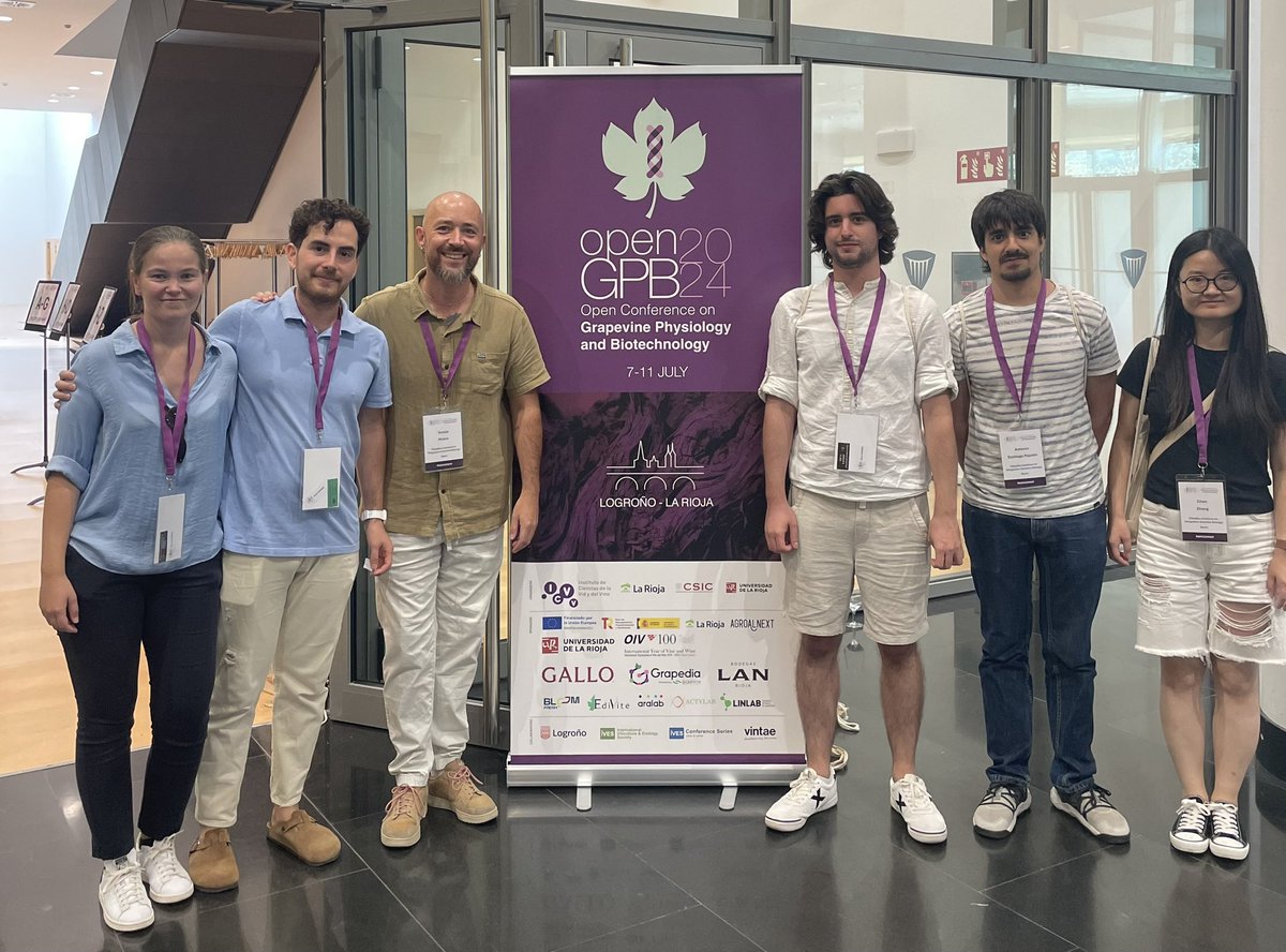 José Tomás Matus (@jtmatus) on Twitter photo Logroño, we are ready! #opengpb2024 #tomsbiolab <a href="/david_np91/">David Navarro</a> <a href="/antsanpaj/">Antonio Santiago Pajuelo</a> <a href="/jone_etxeberria/">jone</a> <a href="/ChenZhang5859/">Chen Zhang</a> <a href="/Alvi_nacho/">Alvaro Vidal</a> Logroño, we are ready! #opengpb2024 #tomsbiolab <a href="/david_np91/">David Navarro</a> <a href="/antsanpaj/">Antonio Santiago Pajuelo</a> <a href="/jone_etxeberria/">jone</a> <a href="/ChenZhang5859/">Chen Zhang</a> <a href="/Alvi_nacho/">Alvaro Vidal</a>